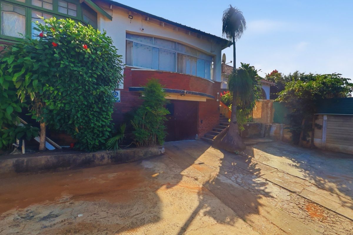 3 Bedroom House For Sale in Umbilo, Durban, KwaZulu-Natal - Photo 2