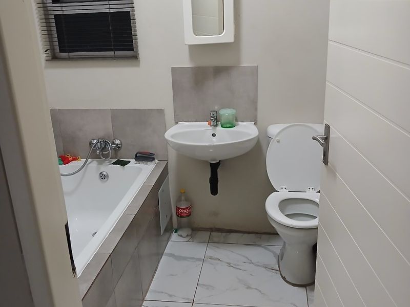 3 Bedroom House To Rent in Lehae, Johannesburg - Photo 9