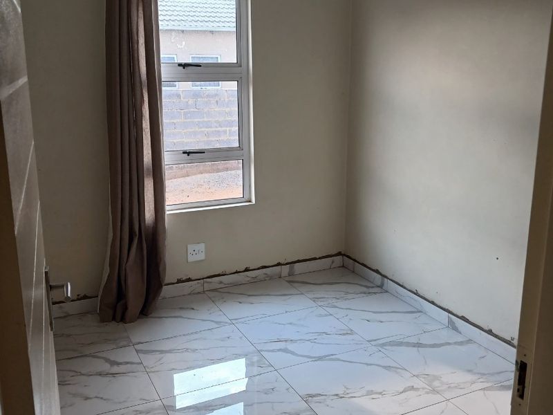 3 Bedroom House To Rent in Lehae, Johannesburg - Photo 7