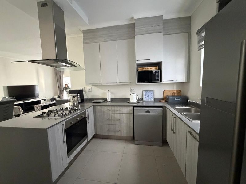 Apartment To Rent in Carlswald, Midrand - Photo 2