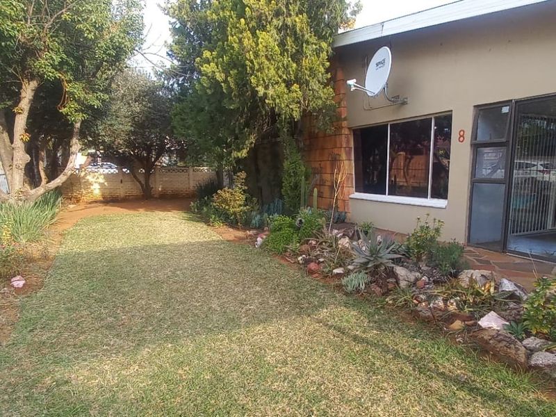 House For Sale in Heuwelsig, Kimberley - Photo 1