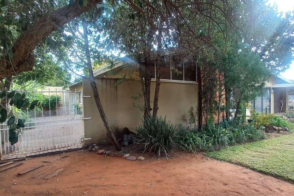 House For Sale in Heuwelsig, Kimberley - Photo 5