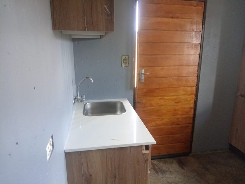 House To Rent in Protea Glen, Soweto - Photo 4