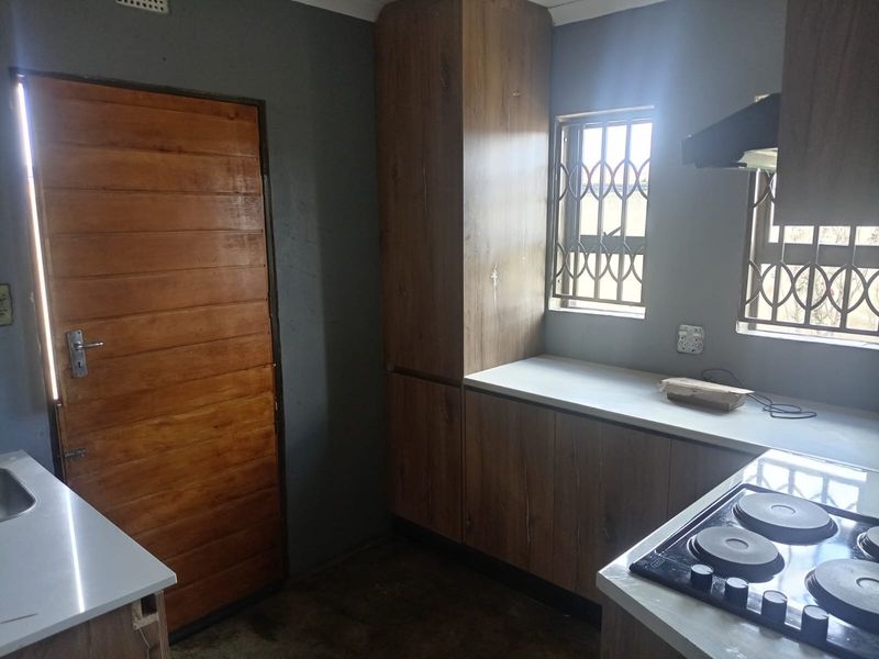House To Rent in Protea Glen, Soweto - Photo 5