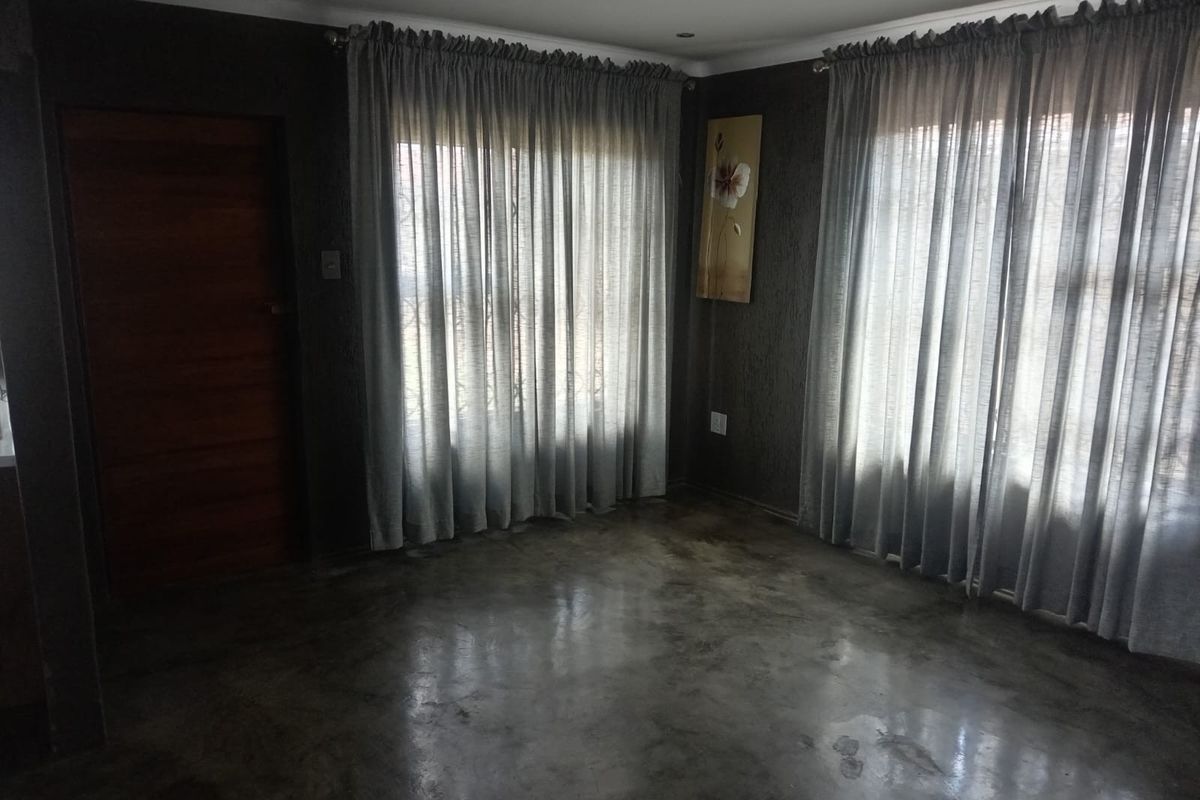 House To Rent in Protea Glen, Soweto - Photo 2