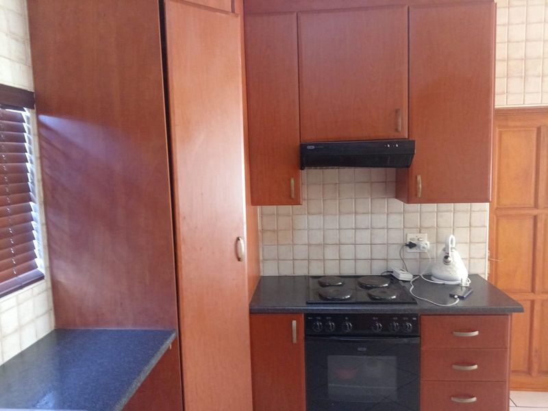 Apartment For Sale in Liefde En Vrede, Johannesburg - Photo 6