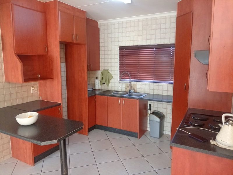 Apartment For Sale in Liefde En Vrede, Johannesburg - Photo 9
