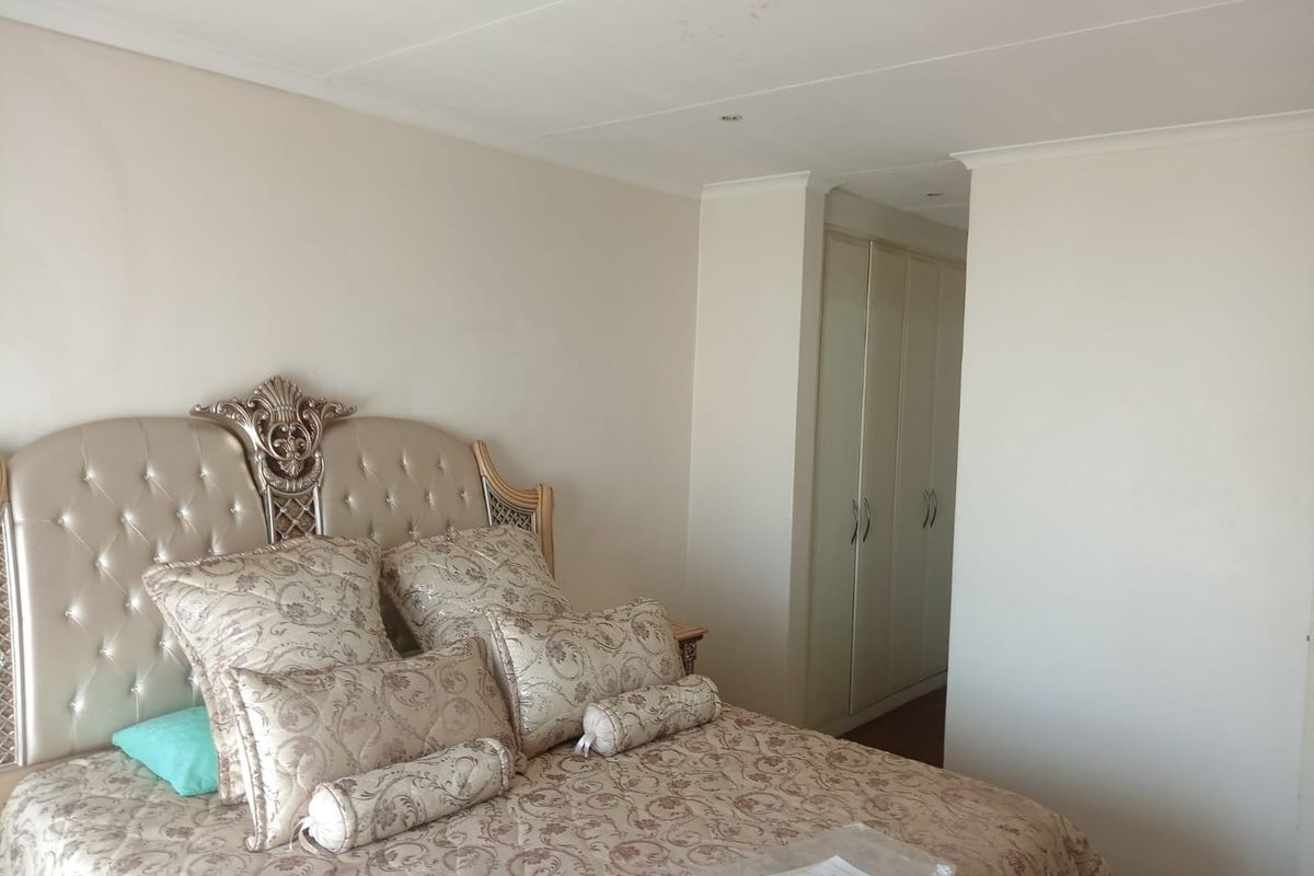 Apartment For Sale in Liefde En Vrede, Johannesburg - Photo 4