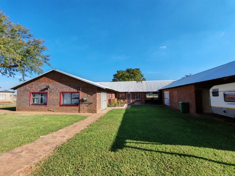 Productive, water rich 21.4 Hectare Farm for sale, 9km from Bela Bela - Photo 2