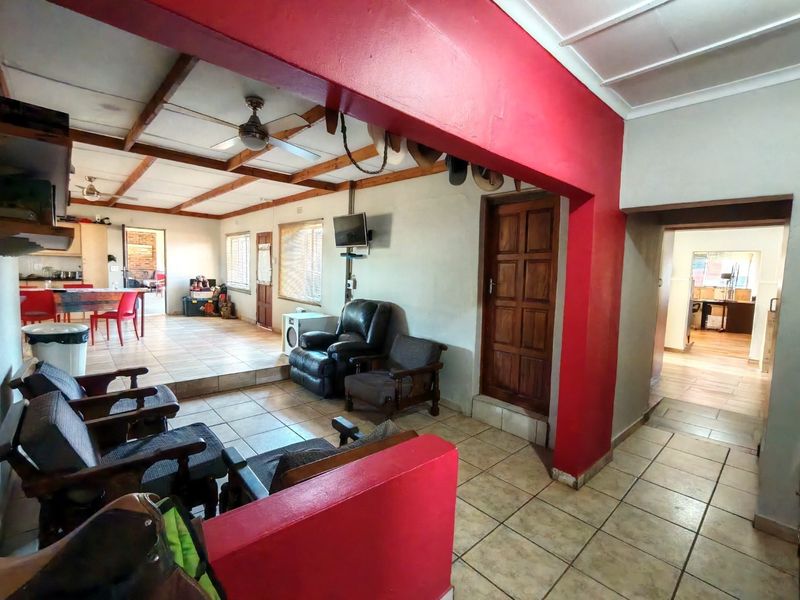 Productive, water rich 21.4 Hectare Farm for sale, 9km from Bela Bela - Photo 9