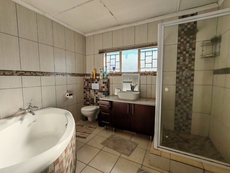 Productive, water rich 21.4 Hectare Farm for sale, 9km from Bela Bela - Photo 6