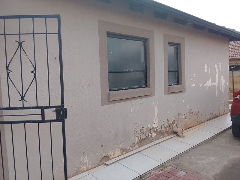 House To Rent in Birch Acres, Kempton Park - Photo 2