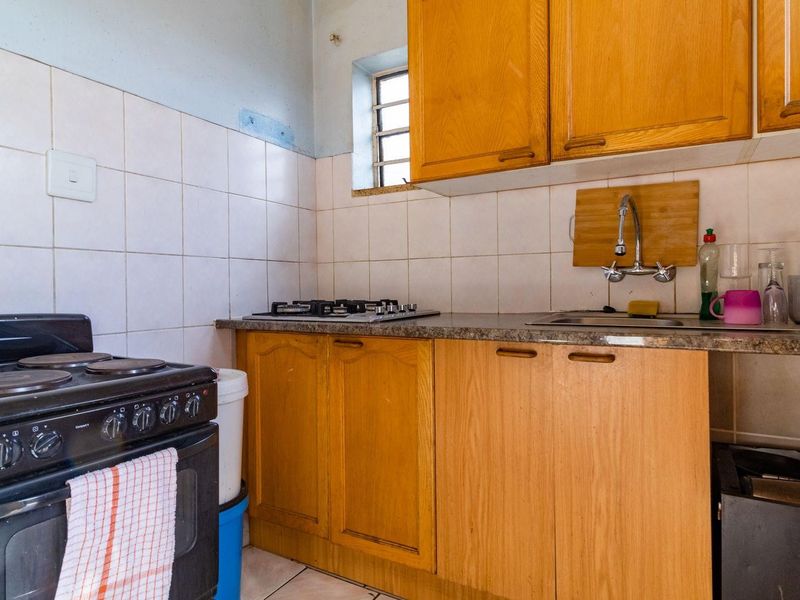 House For Sale in Johannesburg - Photo 7