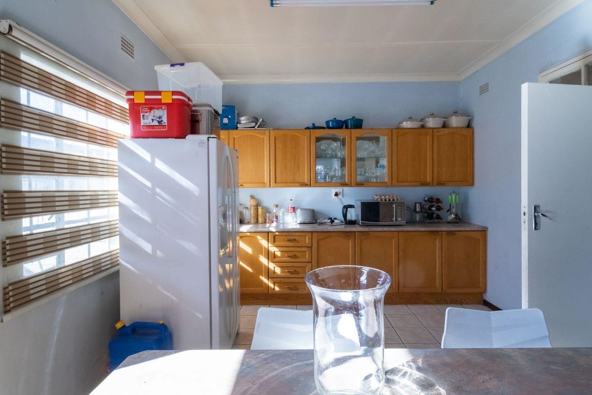House For Sale in Johannesburg - Photo 5