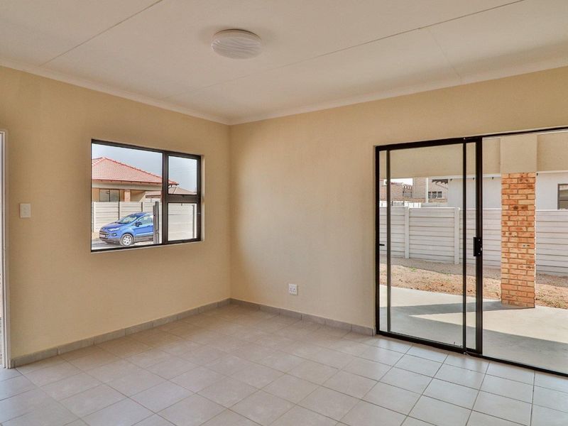 House For Sale in Azaadville Gardens, Krugersdorp - Photo 8