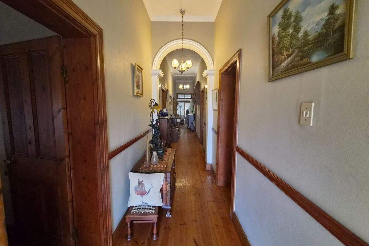 Charming Corner Plot 3 Bedroom Property with Flat in Moorreesburg - Photo 4