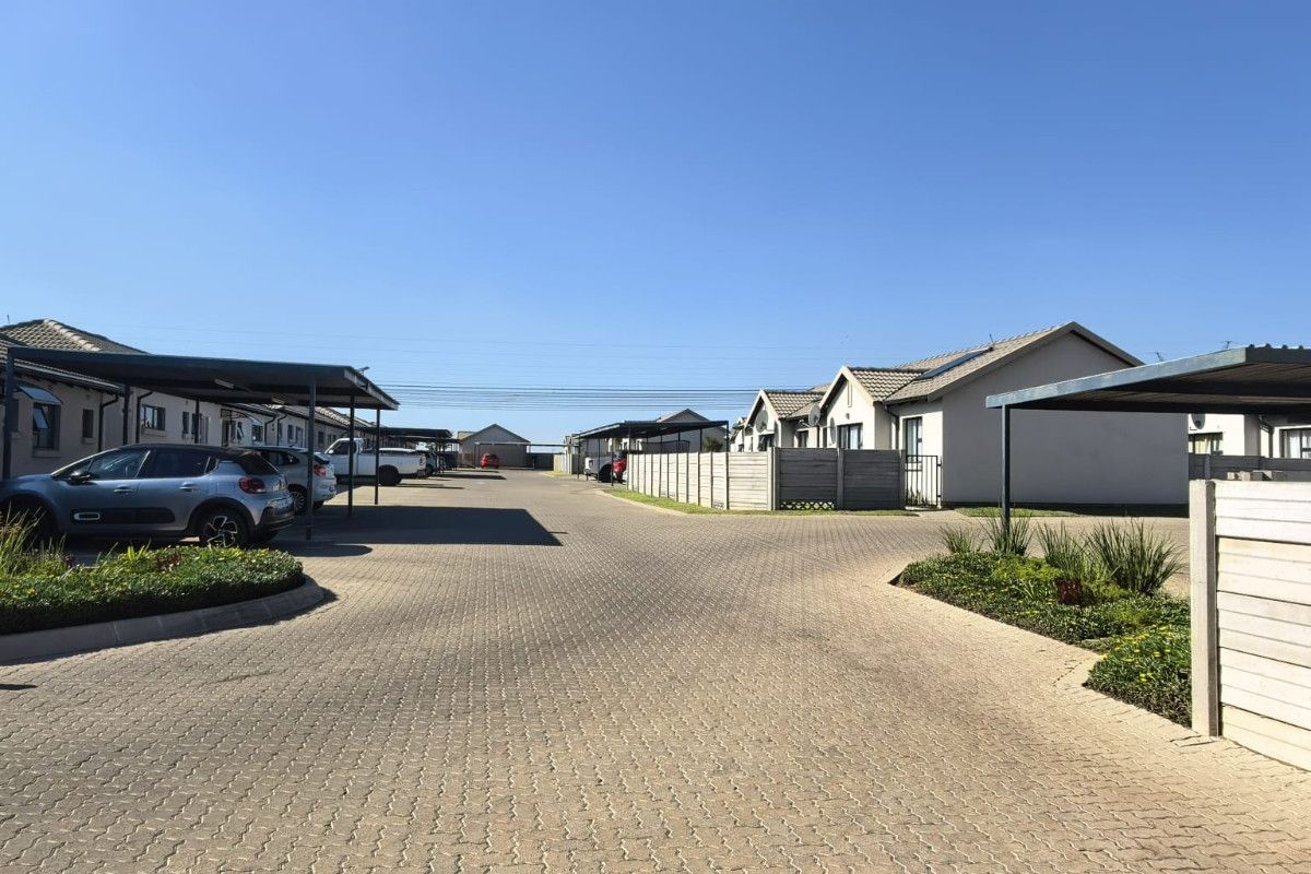 The Perfect Starter Home - Photo 2