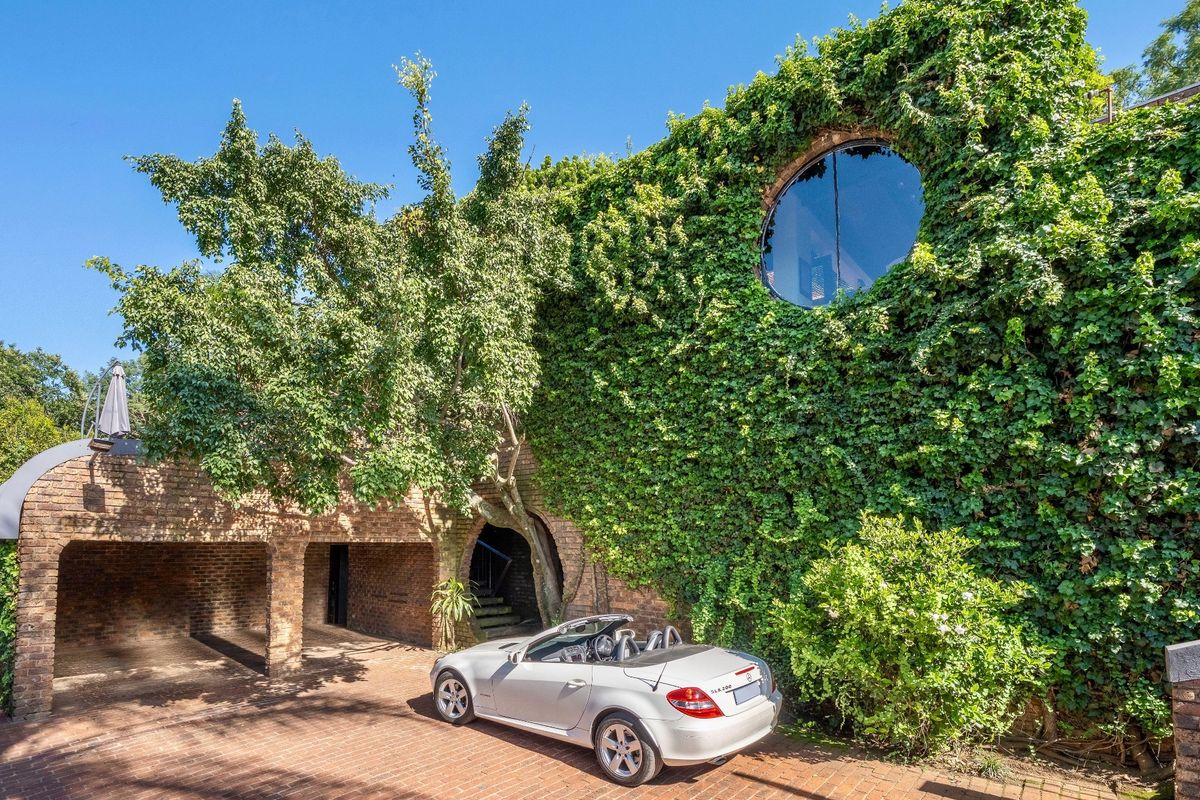 House For Sale in Waverley, Pretoria - Photo 2
