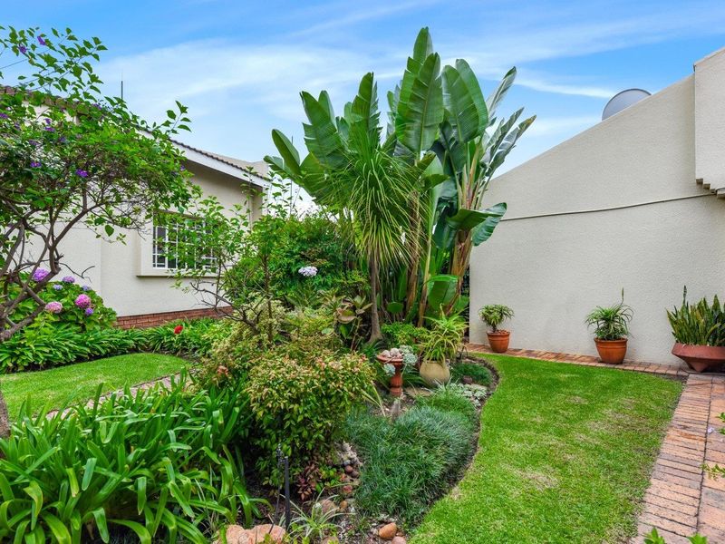 Apartment For Sale in Magaliessig, Sandton - Photo 6