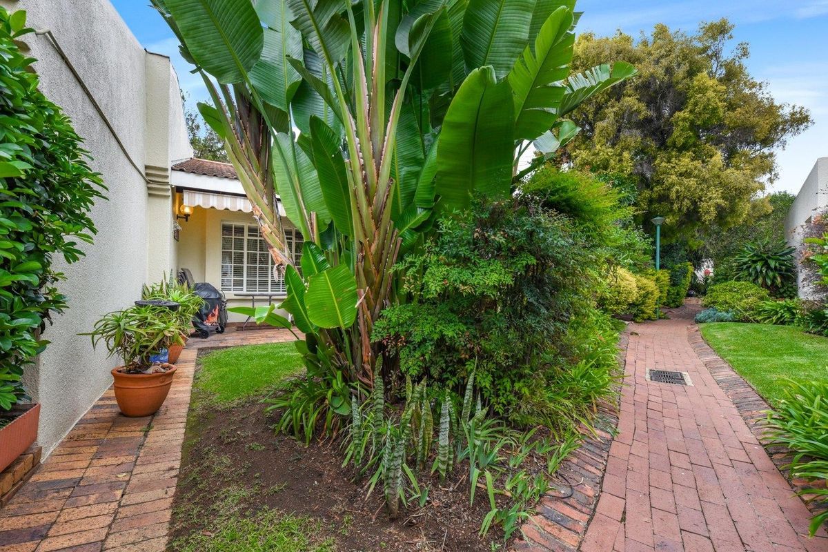 Apartment For Sale in Magaliessig, Sandton - Photo 4