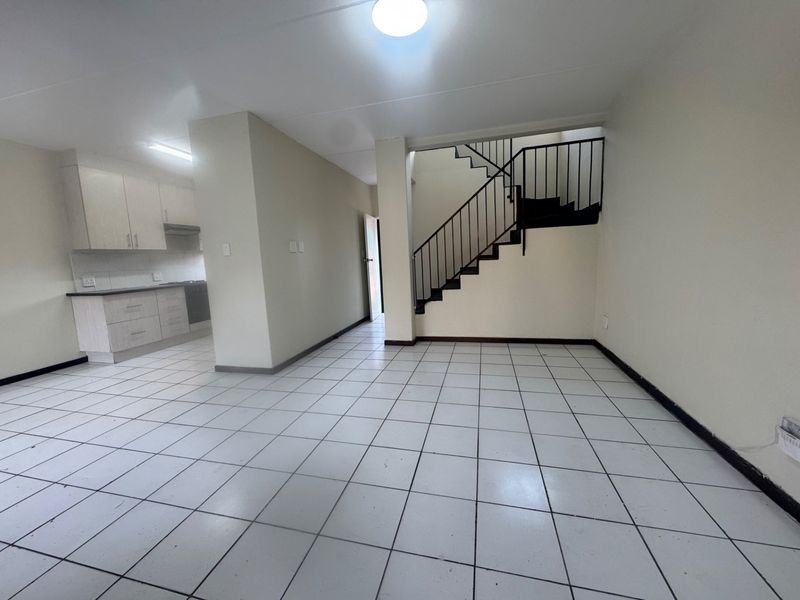 Charming Duplex Living with a Private Garden in the Heart of Van Riebeeckpark - Photo 7
