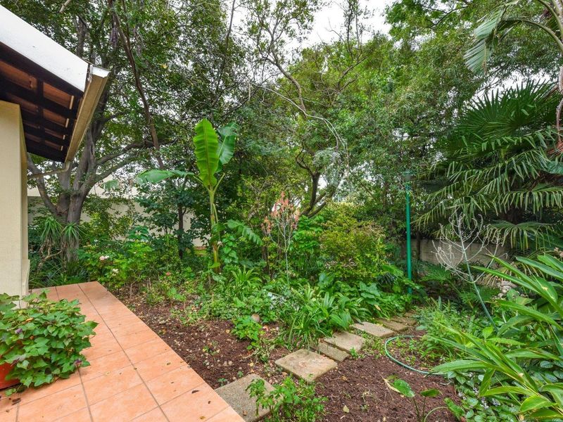 Apartment For Sale in Magaliessig, Sandton - Photo 3