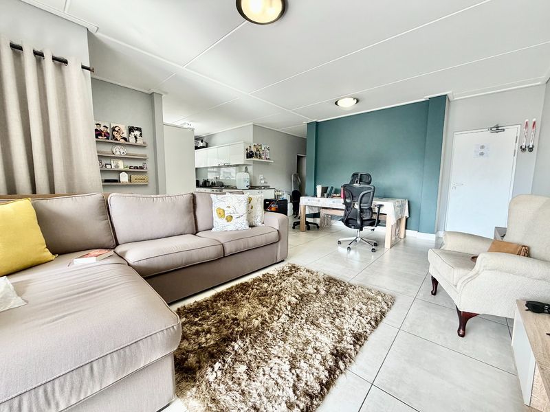 Modern 3 Bed - 2 Bath Classic Collection First Floor Apartment - Photo 1