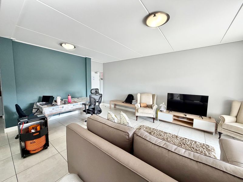 Modern 3 Bed - 2 Bath Classic Collection First Floor Apartment - Photo 8
