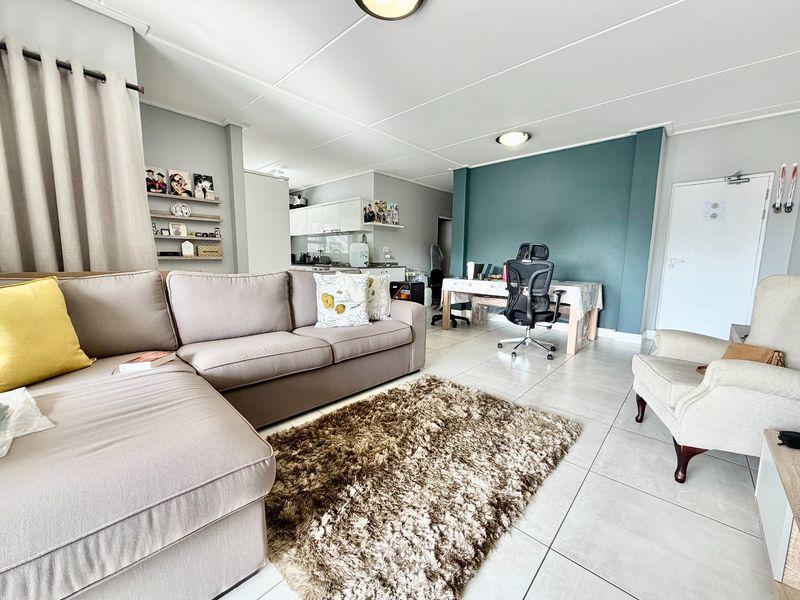 Modern 3 Bed - 2 Bath Classic Collection First Floor Apartment - Photo 5