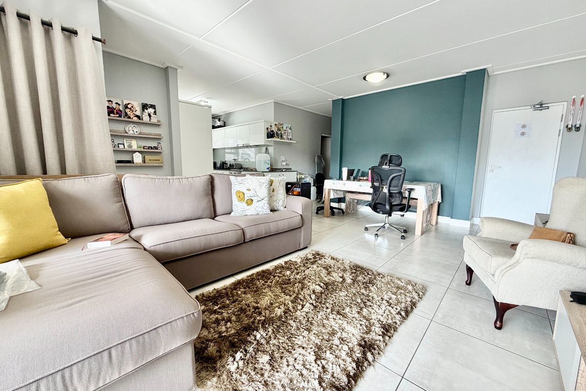 Modern 3 Bed - 2 Bath Classic Collection First Floor Apartment - Photo 5