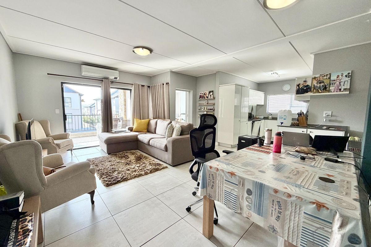 Modern 3 Bed - 2 Bath Classic Collection First Floor Apartment - Photo 4