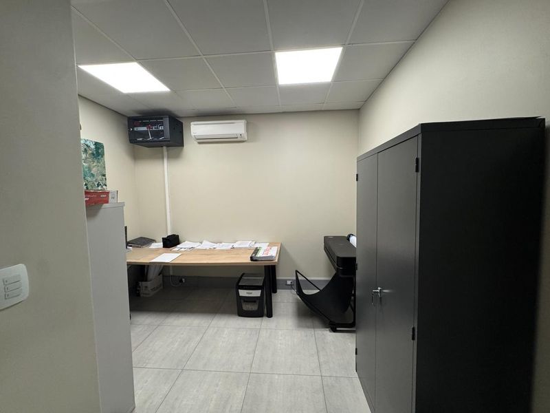 319m2 Warehouse To LET in The Reserve Business Park 4 - Photo 8