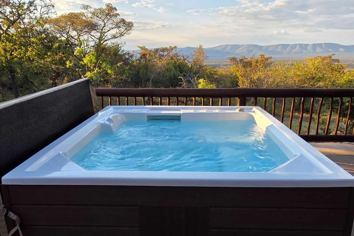 Mabula Big 5 - Five Bedroom Lodge with spectacular Waterberg Mountain views - Photo 5