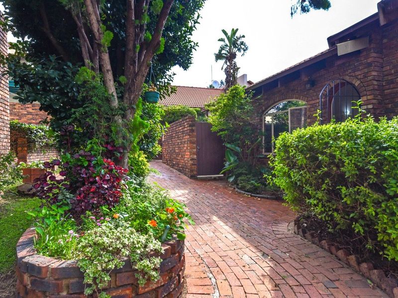 Townhouse For Sale in Sandton - Photo 6