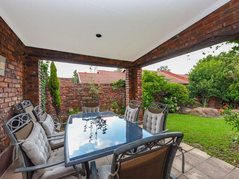 Townhouse For Sale in Sandton - Photo 4