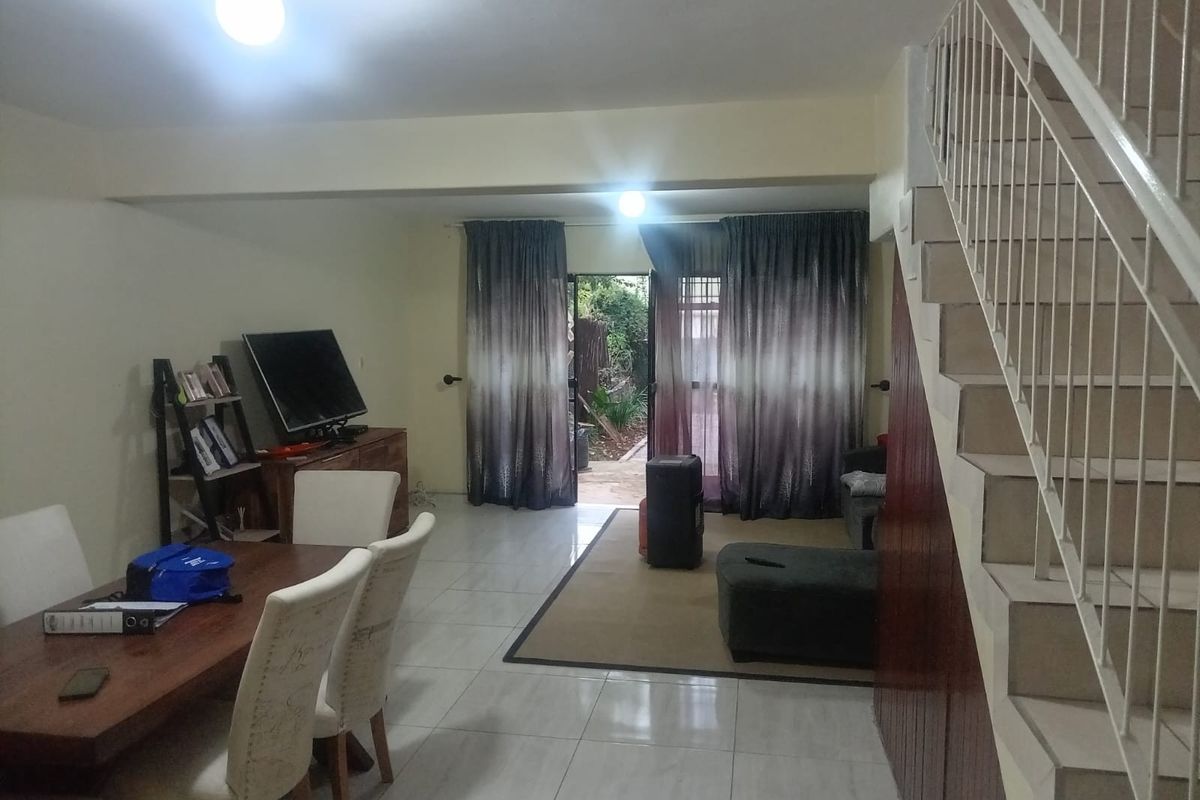 Apartment For Sale in Windsor East, Randburg - Photo 2