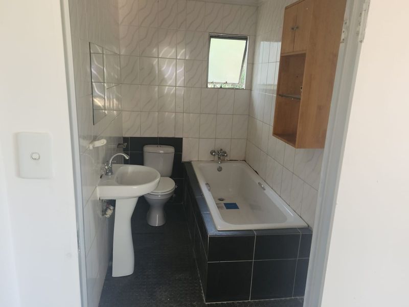 Cottage To Rent in Lyndhurst, Johannesburg - Photo 10