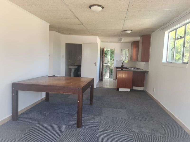 Cottage To Rent in Lyndhurst, Johannesburg - Photo 3