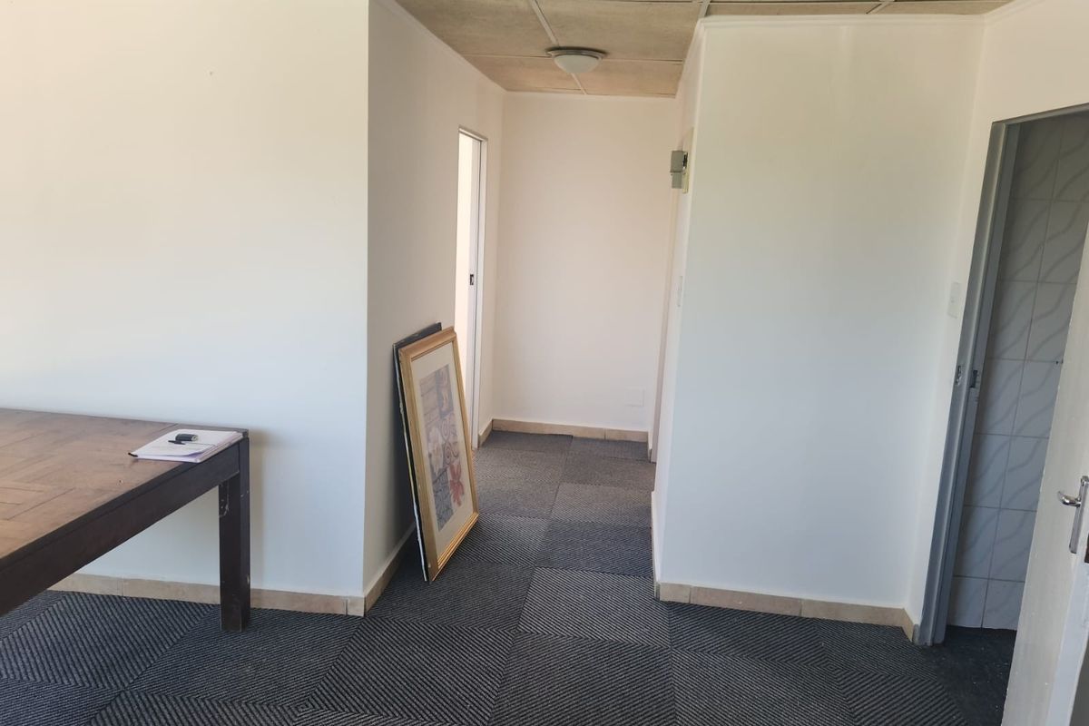 Cottage To Rent in Lyndhurst, Johannesburg - Photo 4