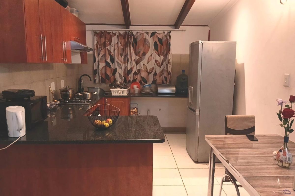 Cottage To Rent in Lyndhurst, Johannesburg - Photo 2