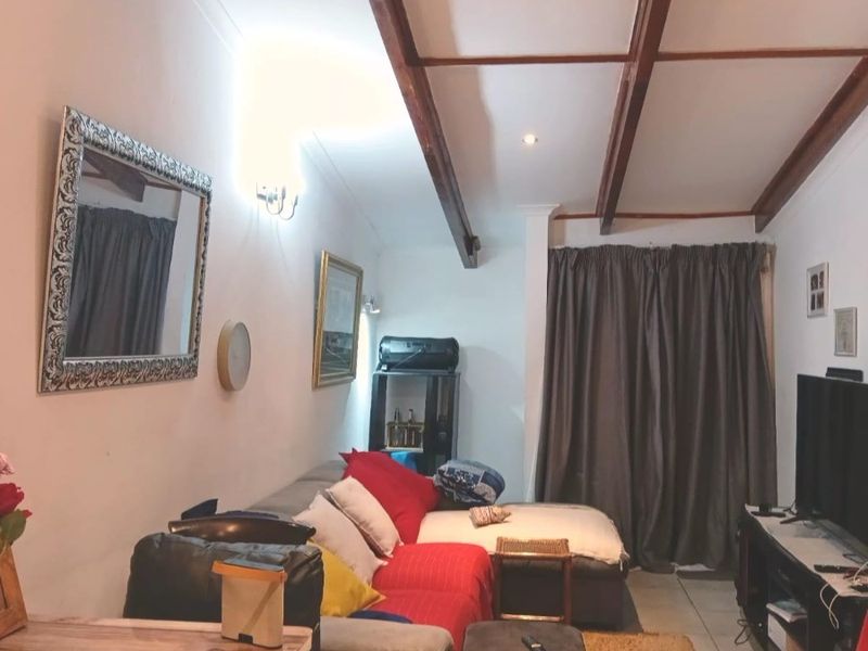 Cottage To Rent in Lyndhurst, Johannesburg - Photo 3