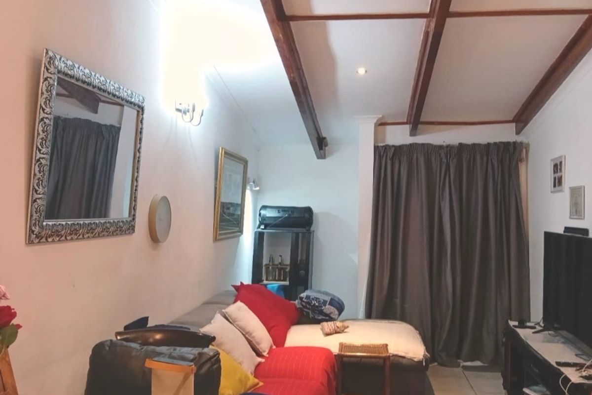 Cottage To Rent in Lyndhurst, Johannesburg - Photo 3