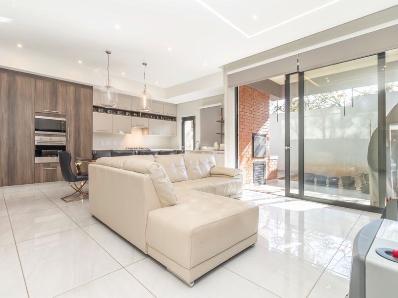 Modern Luxury Cluster Living in Bryanston East - Photo 6