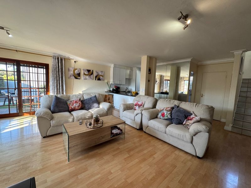 House To Rent in Lonehill, Sandton - Photo 7