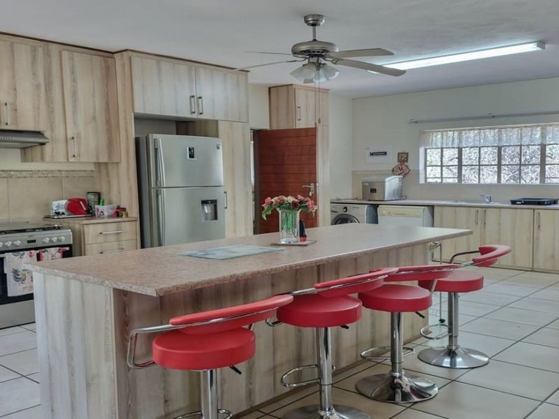 Retire to Nature, Raise a Family in Paradise ,four Bedroom Jewel for Sale in Marloth Park! - Photo 1