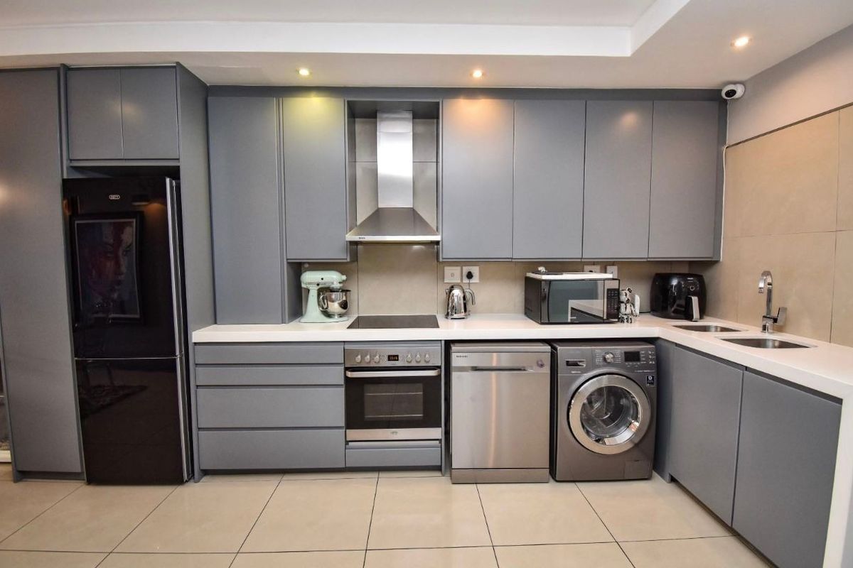 Investment Apartment For Sale in Sandown, Sandton - Photo 5