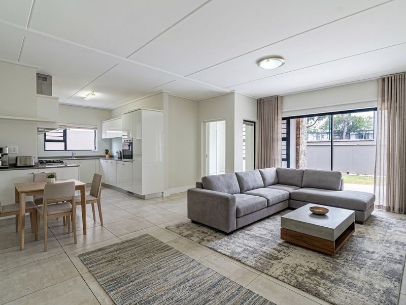 Stylish 3 Bed - 2Bath Ground Floor Apartment To Rent in The Polofields, Waterfall, Midrand - Photo 1