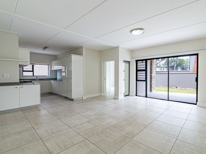 Stylish 3 Bed - 2Bath Ground Floor Apartment To Rent in The Polofields, Waterfall, Midrand - Photo 5