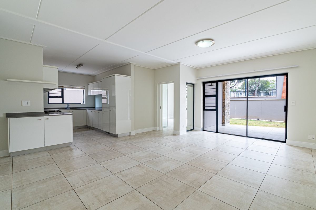 Stylish 3 Bed - 2Bath Ground Floor Apartment To Rent in The Polofields, Waterfall, Midrand - Photo 5