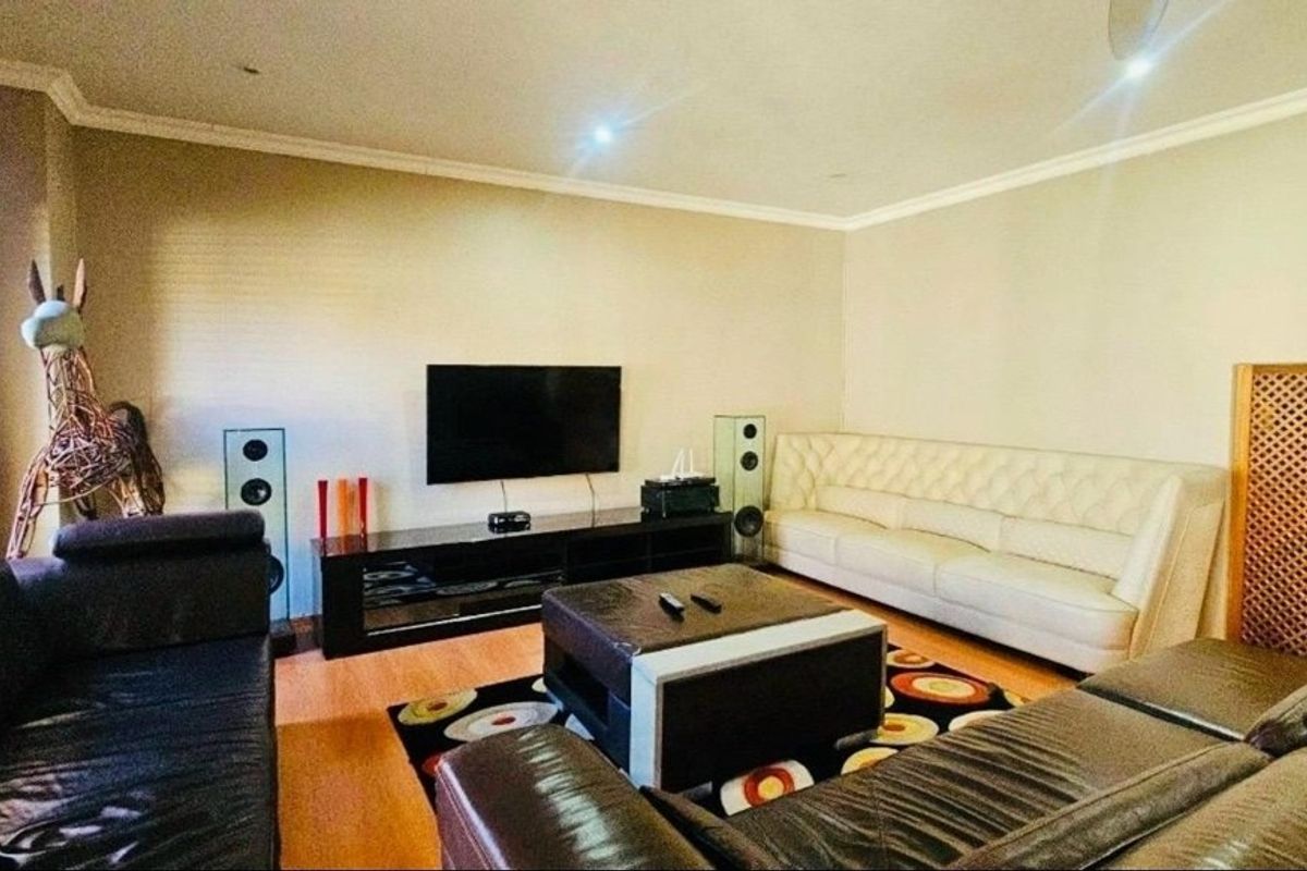 House For Sale in Emfuleni Golf Estate, Vanderbijlpark - Photo 3